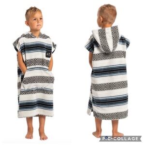Slow Tide Oso Kids Hooded White Multi Baja Print Poncho